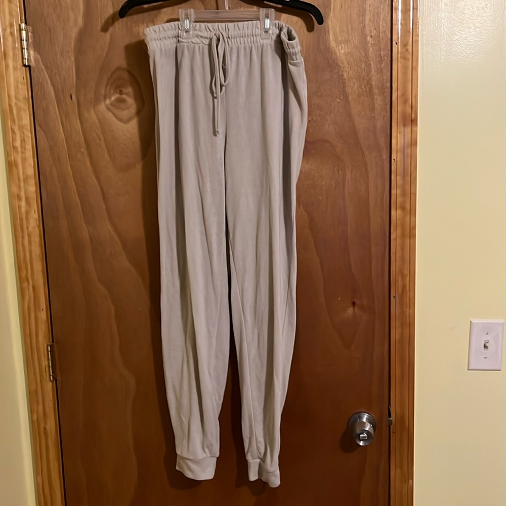 Adjustable Cream Joggers. Size Large.